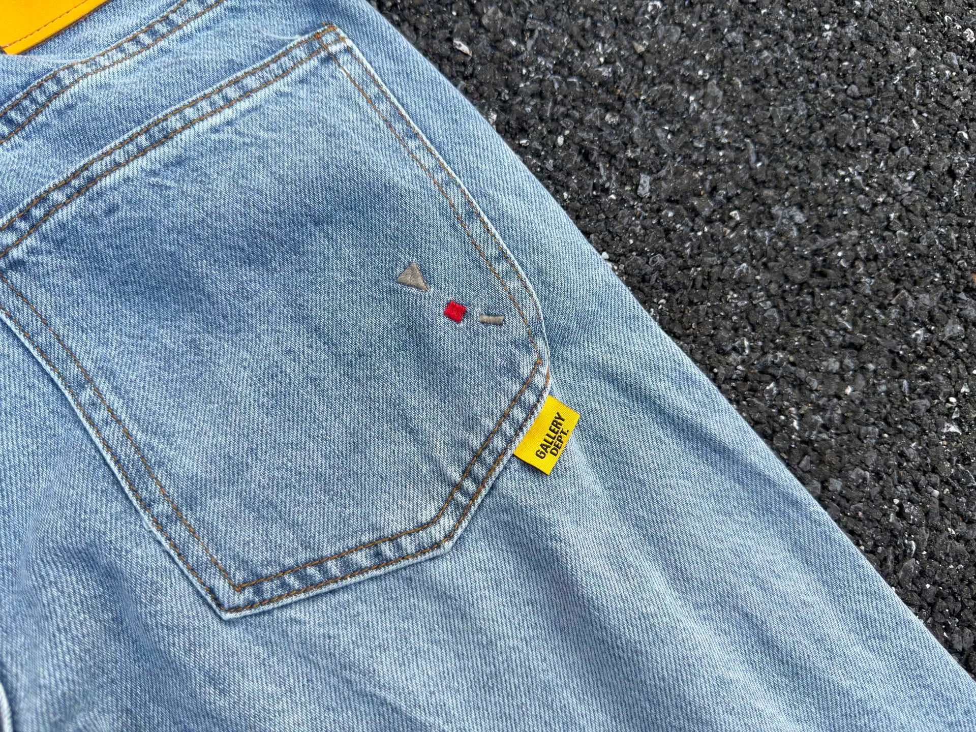 P220💰G02 GALLERY DEPT. Classic embroidered splash-ink washed jeans. Size: 28 30 32 34 36